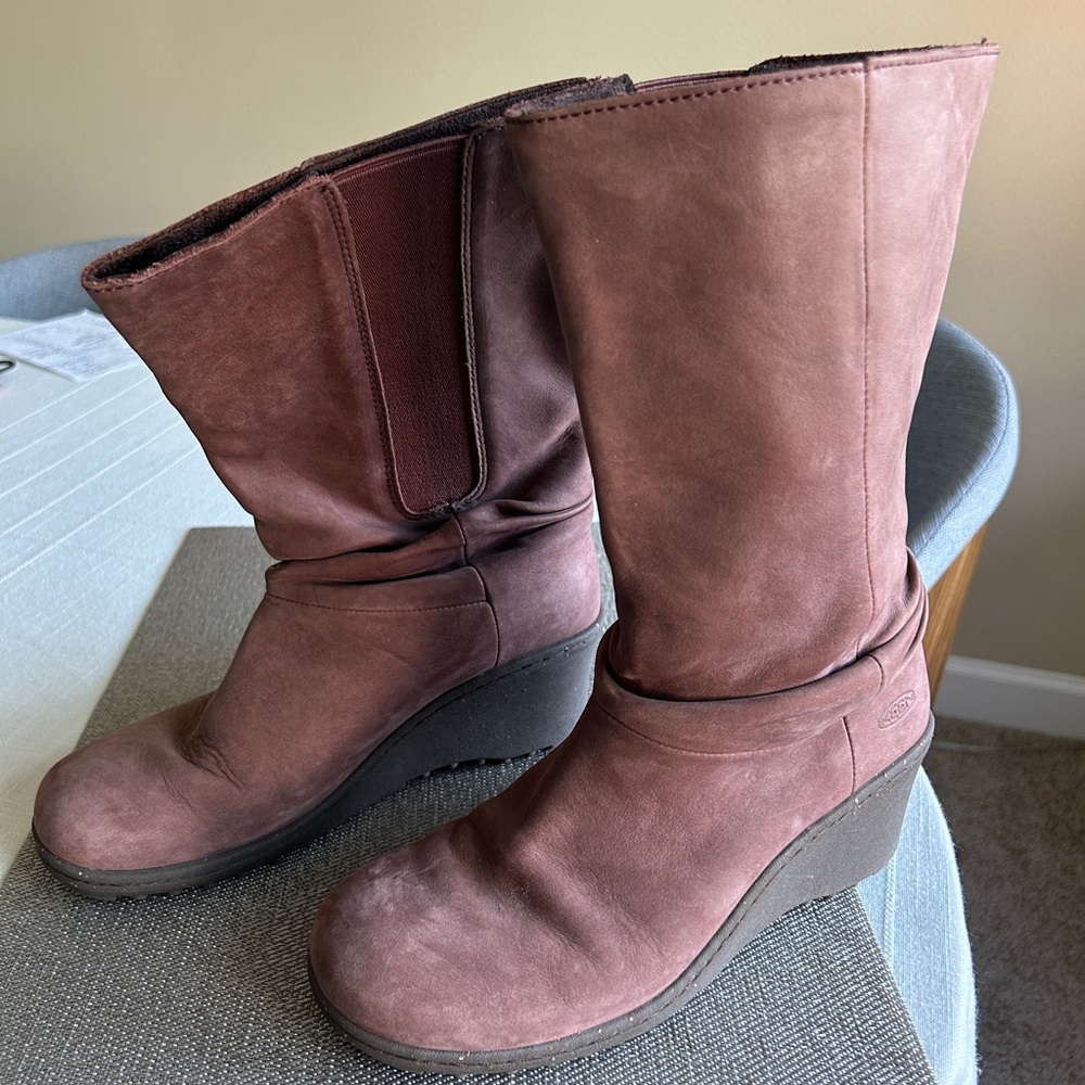 SOLD Keen Akita Slouchy Mid calf Wedge Boot Sz 38